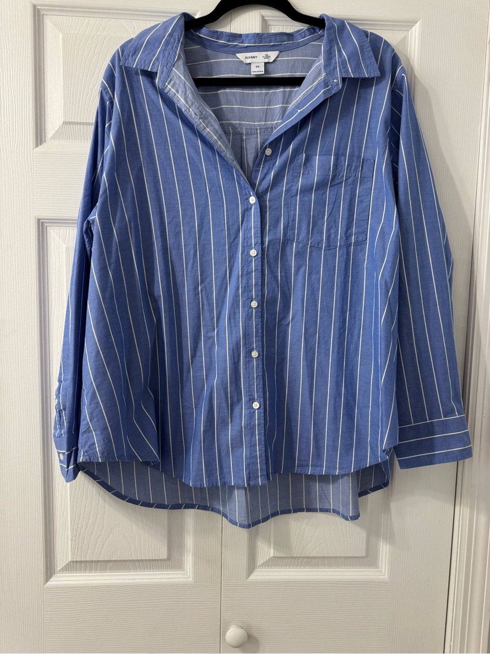 Old Navy Women’s buttons down dress shirt